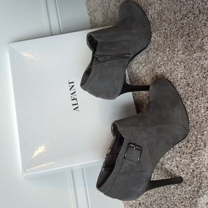 Alfani booty heels